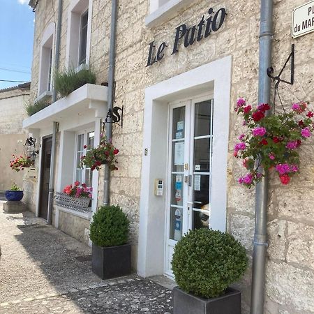 Le Patio Chambres et Tables d'Hôtes La Tour-Blanche Exterior foto